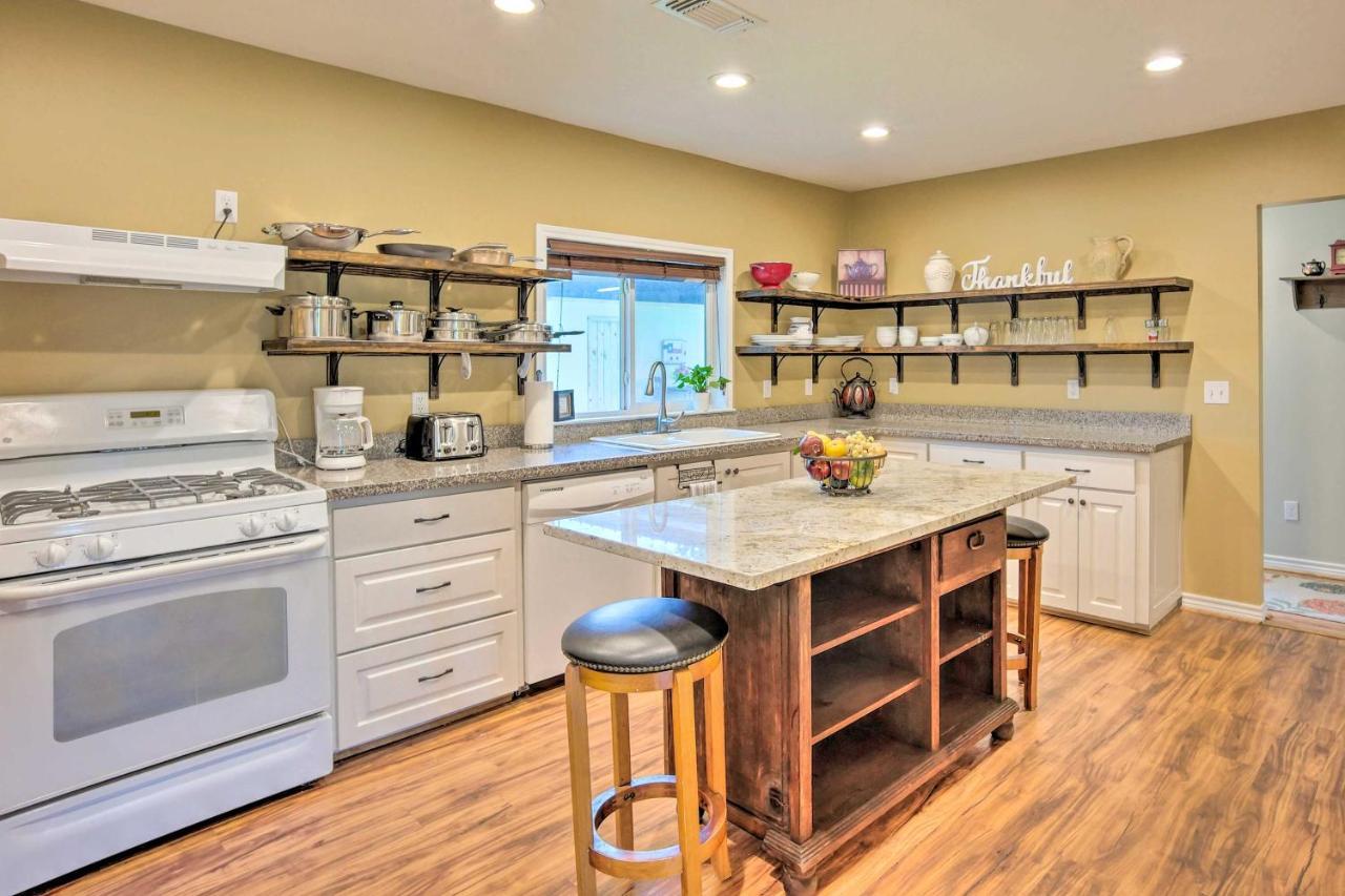 The Gathering Place Brenham Home On 6 Acres Exterior foto