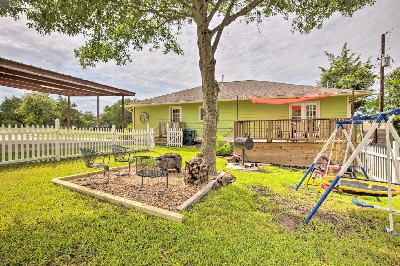 The Gathering Place Brenham Home On 6 Acres Exterior foto